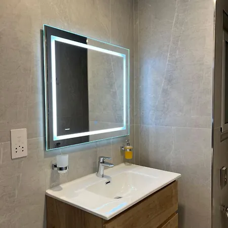 Bay Seafront Lejlighed